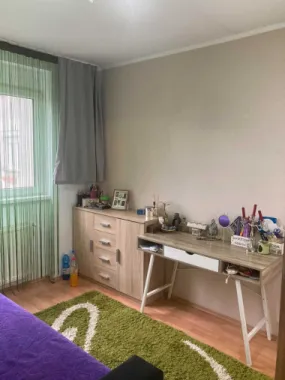 Vând apartament cu 3 camere