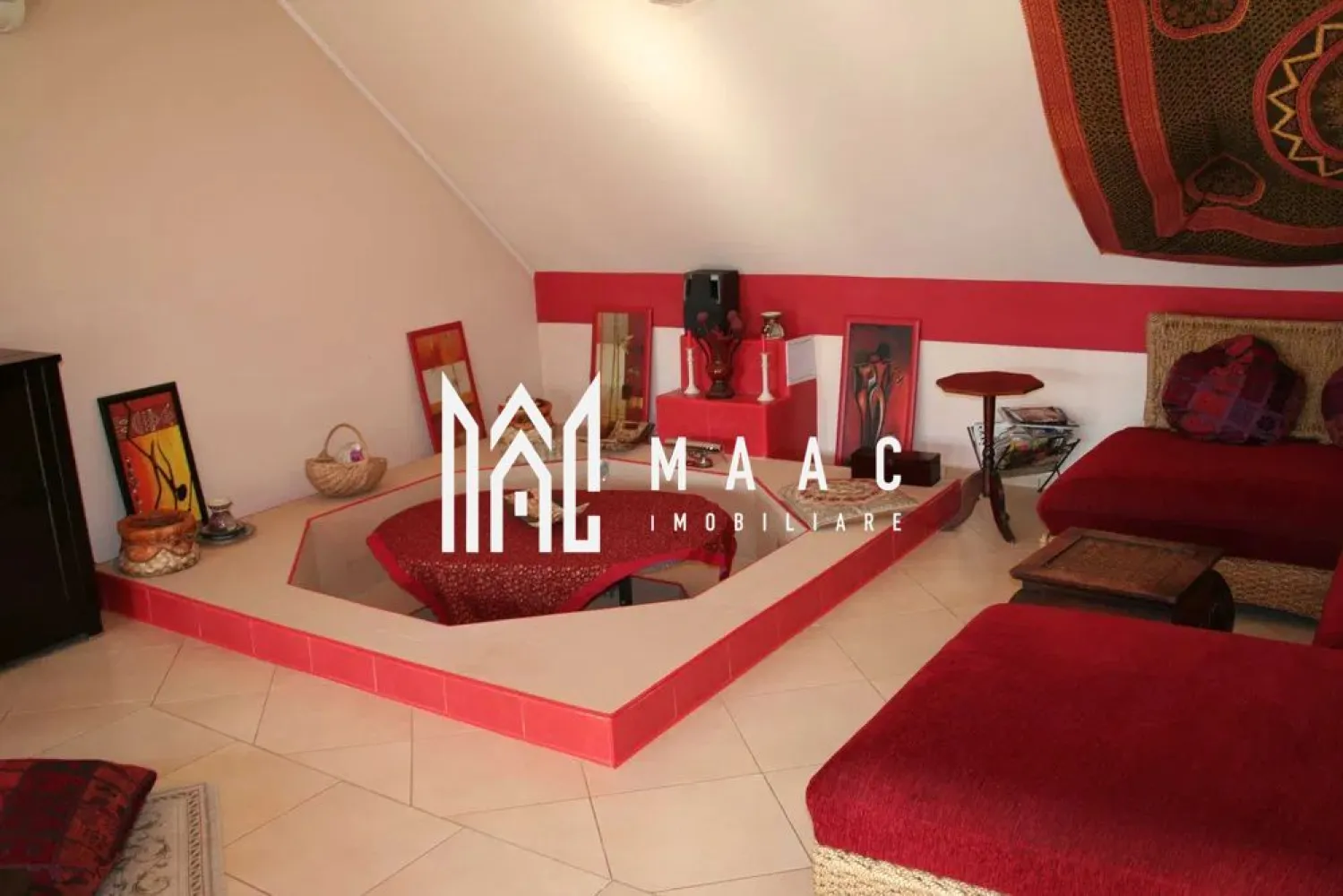Casa individuala | 5 camere | 290 MP | Curte | Garaj | Brana - MAAC Imobiliare va prezinta o casă modernă situată în Șelimbăr – regim de înălțime D+P+E+M.

Caracteristici:
Suprafață teren: 700 mp
Suprafață utilă: 290 mp
Regim de înălțime: Demisol + Parter + Etaj + Mansardă
An construcție: 2007
Terasă: 40 mp
Garaj: 52 mp, pentru 2 autoturisme
Locuri de parcare: 2 în garaj, 2 în curte și încă 2 în fața casei (parcare amenajată)
Stradă închisă, fără trafic de tranzit, oferind liniște și intimitate

Compartimentare:
Demisol:
Cameră cu ladă frigorifică și spațiu de depozitare – 7 mp
Cameră centrală termică
Spălătorie și uscătorie – 11 mp
Cameră pentru depozitarea alimentelor – 8 mp

Parter:
Hol – 10 mp
Living – 35 mp, dotat cu șemineu
Bucătărie – 12 mp
Sufragerie (loc de servit masa) – 11 mp
Baie – 4,5 mp
Cameră de sport cu jacuzzi – 48 mp

Etaj:
Hol – 6 mp
Dormitor 1 – 14 mp cu baie proprie de 6 mp
Dormitor 2 – 16 mp cu dressing de 9 mp și baie proprie de 10 mp
Dormitor 3 – 12 mp, cu două balcoane și acces separat pentru fiecare

Mansardă:
Spațiu de 32 mp, ideal pentru birou, hobby room sau spațiu de relaxare

Avantaj:
Stradă privată, ferită de agitația traficului.

Pentru mai multe detalii precizati telefonic ca ati vazut anuntul cu ID: CP2739635