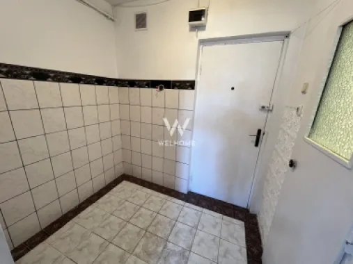 Garsoniera la cheie in Lazaret, etaj intermediar, disponibila imediat