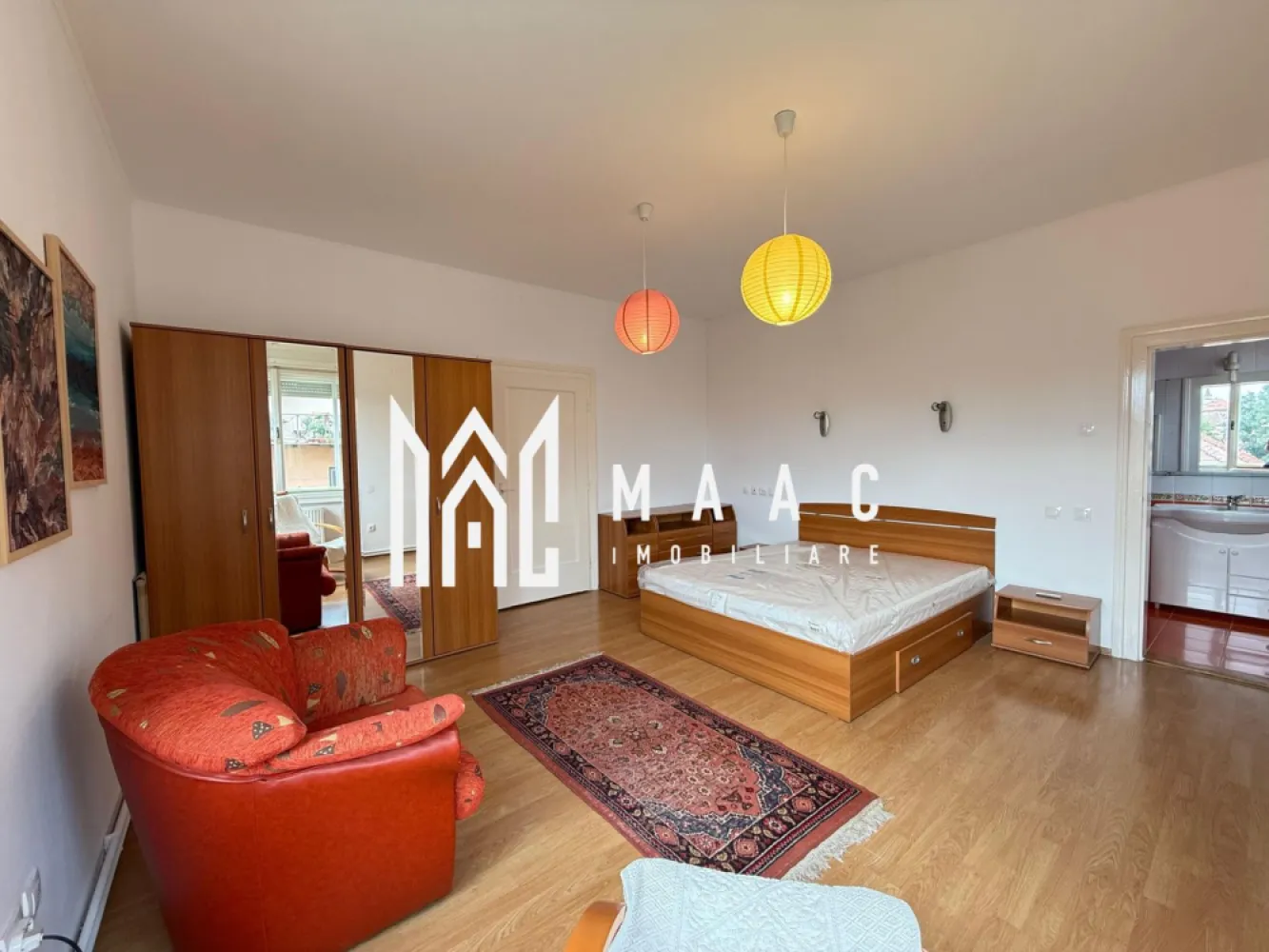 Penthouse 4 camere | 2 bai | Decomandat | Balcon | Sub Arini - MAAC Imobiliare propune atentiei dumneavoastra un apartament cu 4 camere elegant, complet mobilat si utilat, amplasat in zona Sub Arini - Strand.

Locuinta este situata la etajul 2 al unei cladiri de tip casa, cu regim de inaltime P+2 fiind alcatuita din 4 incaperi spatioase si luminoase, bucatarie, camara, 2 bai cu geam de aerisire, debara, hol si balcon.

Finisaje de calitate buna, ambient placut.

Privelistea este deosebita.

Se percepe o chirie in avans si garantie in cuantumul unei chirii lunare.

Se inchiriaza pe o perioada de minim 12 luni. 

Amplasamentul imobilului este avantajul cel mai de pret, aflandu-se la cateva minute de mers pe jos de parcul Sub Arini.

Pentru mai multe detalii, va rugam, specificati telefonic ID: CP2739199