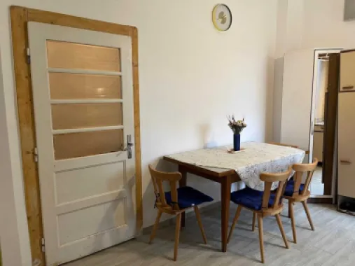 BRASADAS vinde ap 2 cam renovat - Cartierul Funcționarilor.