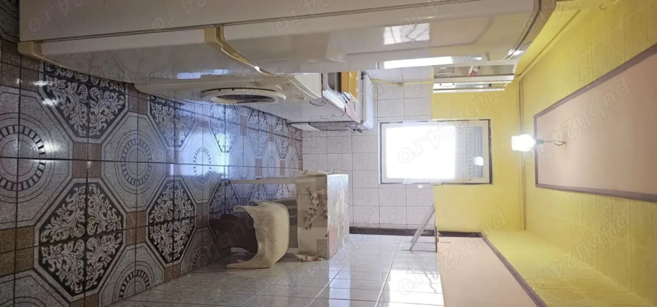 BRASADAS vinde ap 2 cam PARTER 14 Mai. - Agentia Imobiliara BRASADAS vinde apartament cu 2 camere, semidecomandat, parter inalt, geam la baie, balcon inchis.
Www.brasadas.com.
