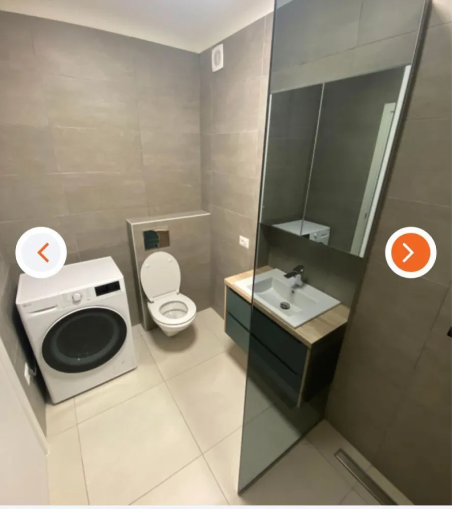 BRASADAS vinde ap 3 cam etaj 1/4 in Micro 16. - Agentia Imobiliara BRASADAS vinde apartament NOU cu 3 camere in Micro 16.
Hol de intrare, living cu bucatarie, loc de luat masa, 2 dormitoare, baie, balcon, centrala.
termica, termopane, usa metalica de siguranta, usi interioare noi, sistem aer conditionat, incalzire in pardoseala, loc de parcare.
Cu lift, izolat exterior, mobilat si utilat, complet nou.
Www.brasadas.com.