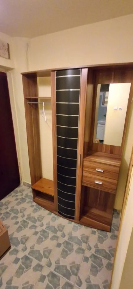 BRASADAS vinde ap 3 cam in Micro 14 etaj 4/4 mobilat utilat. - Agentia Imobiliara BRASADAS vinde apartament cu 3 camere, bloc BCA si cărămidă, etaj 4/4 cu balcon in Micro 14, Aleea Mureșului.
Izolat interior exterior, acoperiș nou anvelopat, centrala pe gaz, instalație pe cupru, aer conditionat, parchet laminat, termopane, gresie faianță.
Mobilat partial si utilat.
Aragaz, mașina de spalat, scară curată si liniștită, acces cu interfon, ușă acces termopan.
Locuri de parcare la discreție in jurul blocului.
Www.brasadas.com.