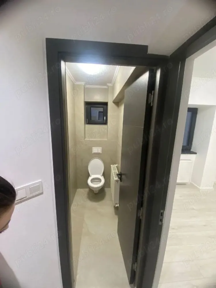 BRASADAS vinde ap cam in Centru Nou. - Agentia Imobiliara BRASADAS vinde apartament situat la etajul 3 din 4 in Centru Nou al orasului Satu Mare str Piata 25 Octombrie compus din living cu bucatarie open space si camara alimente, 2 dormitoare generoase , 2 bai , balcon , suprafata 70 mp.
Apartamentul este recent renovat in totalitate instalatia electrica ,instalatia sanitara (centrala termica) ,geamuri Salamander cu profil de 92 mm cu 3 sticle ,culoare gri antracit ,usi noi , totul nou. ( toate materialele folosite pentru renovarea acestui apartament au fost de calitate)
Www.brasadas.com.