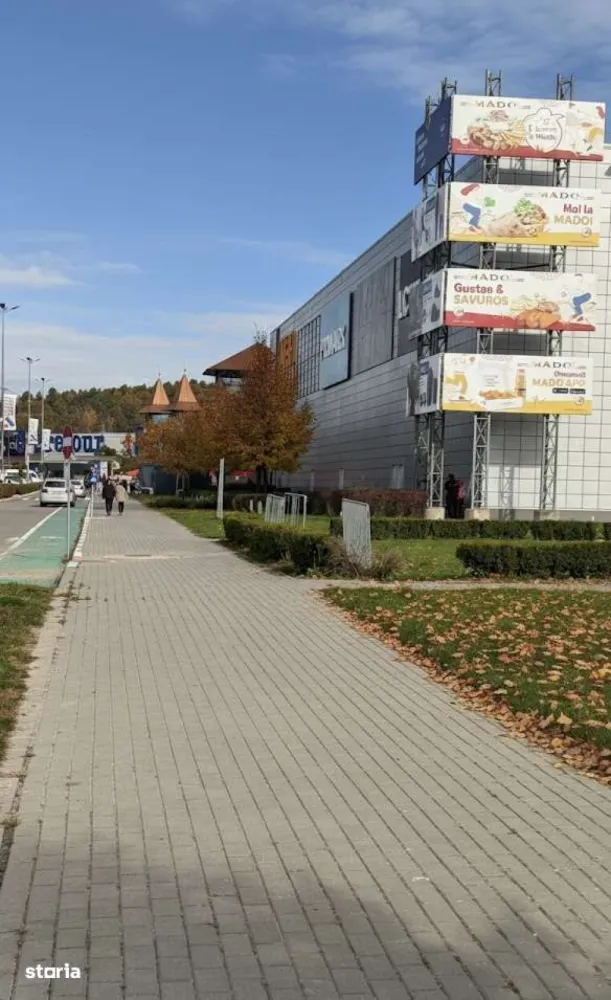 PF vand apartament 3 camere 70mp in curte la Vivo nu se plateste tva - Persoană fizică, vând apartament cu 3 camere 70 mp Cluj.Curte la Vivo Shopig Center. CF liber de sarcini, fără TVA de 21% către stat !!!Persoană fizică, vând apartament 3 camere 70 mp !!! Nu se plateste TVA 21% !!!In curte Vivo Shopig Center Situat în una dintre cele mai dinamice zone rezidențiale din județul Cluj, acest apartament de 3 camere reprezintă o oportunitate excelentă atât pentru familie, cât și pentru investiție. Amplasat "lipit" de mall-ul VIVO Cluj-Napoca. Rezidenta oferă acces rapid la facilități comerciale, transport și infrastructură urbană. CF liber de sarcini.Compartimentare:Living spațiosHolBaieBalcon Orientare sudică avantajoasă și view spre VivoApartament cu CF individual liber de sarciniEtaj 1Zonă liniștită, aproape de magazine, stații de autobuz (5 min) și alte puncte de interes.Loc de joacă pentru copii în 50m– ideal pentru familii.O investiție de viitor într-o zonă cu potențial de creștere Costuri de întreținere reduse – apartamentul menține o temperatură constantă: iarna este călduros cu consum redus de gaz, iar vara rămâne răcoros. Aer conditionat.Se poate locui imediat, fără a fi necesare investiții suplimentareAvantaj important: fiind vândut de persoană fizică, NU se plătește TVA de 21% către stat.