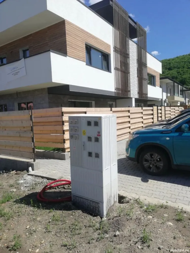 vând casa - vând parte din duplex floresti zona f buna, 147 mp +terasa de 70mp, curte parcare, Persoană fizică, nu se percepe TVA
 199mii fără agenție