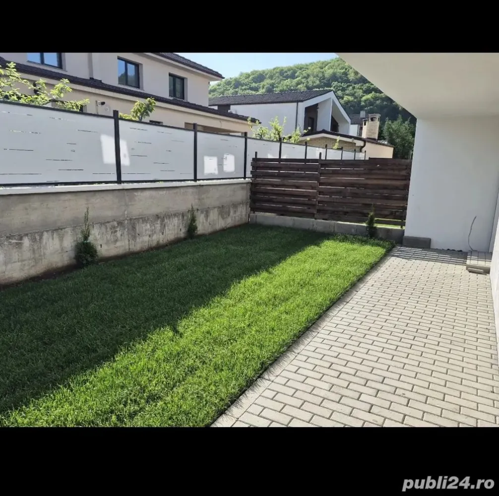vând casa - vând parte din duplex floresti zona f buna, 147 mp +terasa de 70mp, curte parcare, Persoană fizică, nu se percepe TVA
 199mii fără agenție