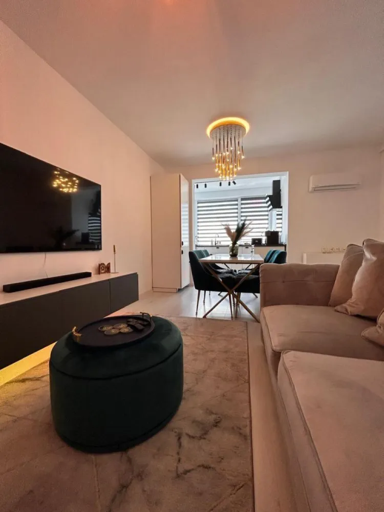 Apartament Spitalul Regional Floresti - Preț negociabil.
Imobil disponibil pentru vânzare începând cu 15 ianuarie 2026.
În prezent, proprietatea este închiriată, cu contract activ.

Pentru informații suplimentare, vă rugăm să ne contactați în privat la WhatsApp: 07********34.

Loc de parcare subteran: 10.000 euro