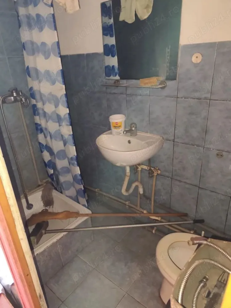 BRASADAS vinde garsoniera 21mp etaj 3/4 in Micro 15. - Agentia Imobiliara BRASADAS vinde garsoniera mobilata si utilata in Micro 15 la etajul 3/4 cu suprafata utila de 21mp.
Geam termopan, ușa de fier, mobilat, utilat, incălzire pe gaz.
Se accepta schimb cu apartament cu 2 sau 3 camere in zona buna.
Www.brasadas.com.