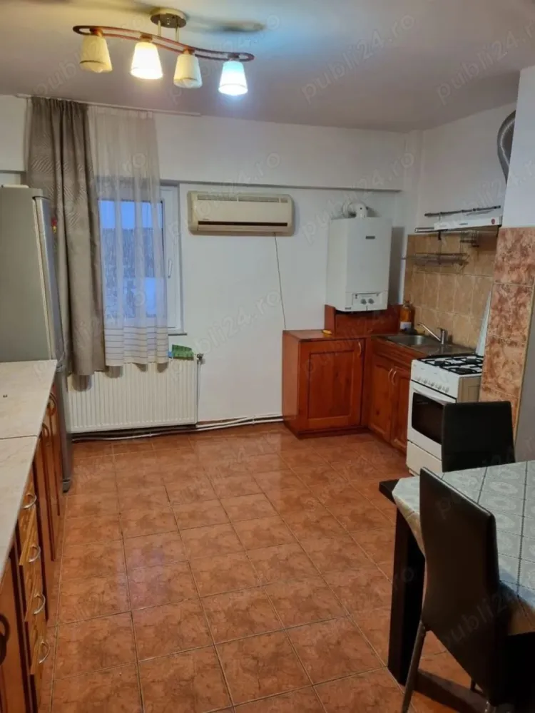 BRASADAS vinde ap 3 cam etaj 4/4 in Micro 17. - Agenția imobiliara BRASADAS vinde apartament cu 3 camere+balcon la etajul 4/4 in Micro 17.
Lângă școala Lucian Blaga cu suprafața de 66 mp. 
Www.brasadas.com.