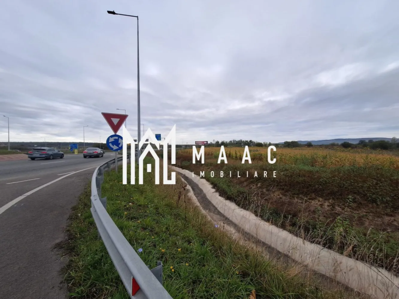 Teren | Extravilan | 4.720 Mp | Selimbar - MAAC Imobiliare vă oferă spre vânzare un teren extravilan cu suprafața de 4.720 mp, situat la DN, în localitatea Mohu, comuna Șelimbăr.

Proprietatea se află într-o zonă avantajoasă, potrivită pentru diverse tipuri de investiții.

Pentru mai multe detalii sau pentru programarea unei vizionări, vă rugăm să ne contactați, menționând ID: CP2729520