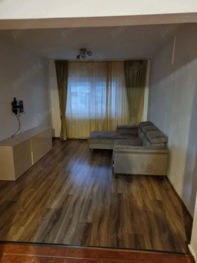 BRASADAS vinde ap 3 cam etaj 4/4 in Micro 17. - Agenția imobiliara BRASADAS vinde apartament cu 3 camere+balcon la etajul 4/4 in Micro 17.
Lângă școala Lucian Blaga cu suprafața de 66 mp. 
Www.brasadas.com.