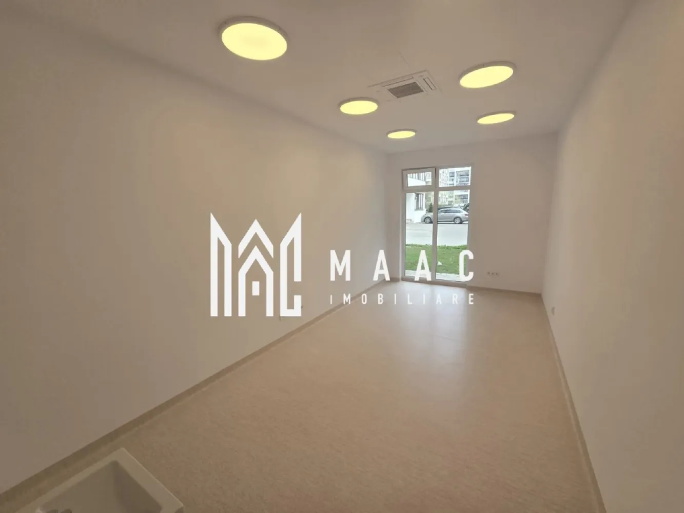 Spațiu Comercial de Închiriat | 125 mp | 6 Locuri Parcare | Doamna Stanca - MAAC Imobiliare vă propune spre închiriere un spațiu comercial cu suprafața utilă de 125 mp, situat pe strada Doamna Stanca – într-o zonă cu acces facil și vizibilitate ridicată.

Detalii spațiu:
Suprafață utilă: 125 mp
Compartimentare: 4 încăperi + recepție, spațiu depozitare, grup sanitar
3 intrări separate – flexibilitate pentru diverse tipuri de activități
Total decomandat, compartimentare practică

Dotări și facilități:
Pardoseală tip tarkett
Sistem de ventilație
Camere de supraveghere
6 locuri de parcare incluse

Pretabil pentru:
Clinici medicale
Cabinete stomatologice
Cabinete de avocatură
Showroom-uri sau birouri

Preț chirie: 2.000 € + TVA

Pentru mai multe detalii sau pentru a programa o vizionare, vă rugăm să ne contactați.
Specificați ID-ul CP2728800.