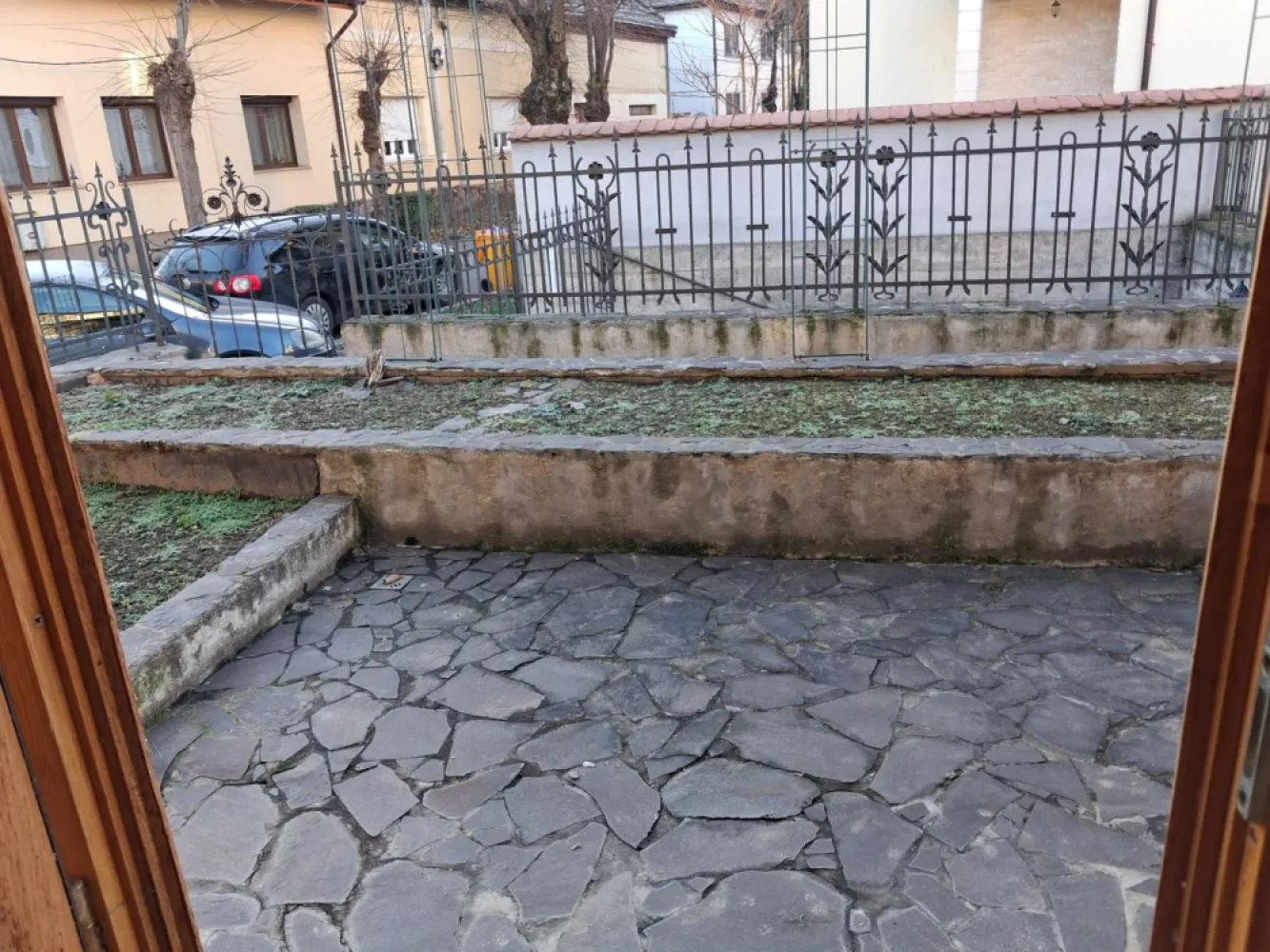 BRASADAS vinde prin REPREZENTARE EXCLUSIVA cladire Titulescu - Agentia imobiliara BRASADAS vinde prin REPREZENTARE EXCLUSIVA imobil compus din 4 apartamente cu intrari si contorizari separate in zona Titulescu, strada Constantin Brancusi.
Suprafete utile de 202mp 110mp 87.63mp.
Comisionul este 0% pentru comparator.
Colaboram cu toate agentiile imobiliare interesate.
Www.brasadas.com.