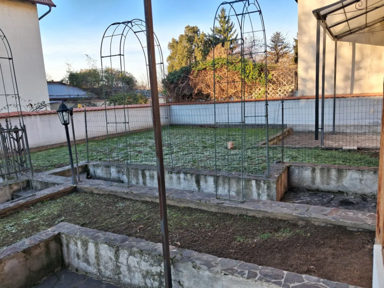 BRASADAS vinde prin REPREZENTARE EXCLUSIVA cladire Titulescu - Agentia imobiliara BRASADAS vinde prin REPREZENTARE EXCLUSIVA imobil compus din 4 apartamente cu intrari si contorizari separate in zona Titulescu, strada Constantin Brancusi.
Suprafete utile de 202mp 110mp 87.63mp.
Comisionul este 0% pentru comparator.
Colaboram cu toate agentiile imobiliare interesate.
Www.brasadas.com.
