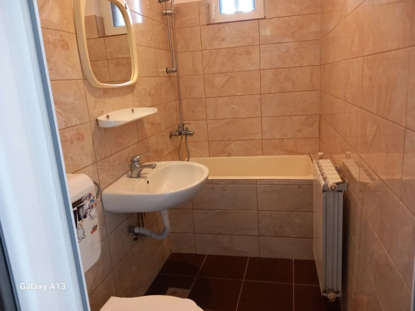 BRASADAS vinde ap 1 cam 4/4 ULTRACENTRAL RENOVAT si MOBILAT. - Agenția imobiliara BRASADAS vinde apartament RENOVAT cu 1 camera in zona ULTRACENTRALA pe I C Bratianu la etajul 4/4.
Apartamentul are CENTRALA TERMICA si este MOBILA si UTILAT partial.
Suprafata utila este 31mp. 
www.brasadas.com.