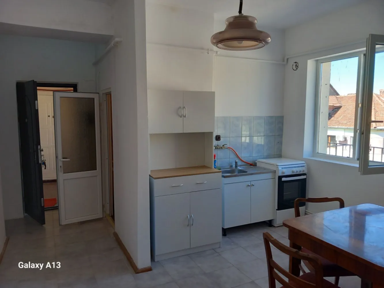 BRASADAS vinde ap 1 cam 4/4 ULTRACENTRAL RENOVAT si MOBILAT. - Agenția imobiliara BRASADAS vinde apartament RENOVAT cu 1 camera in zona ULTRACENTRALA pe I C Bratianu la etajul 4/4.
Apartamentul are CENTRALA TERMICA si este MOBILA si UTILAT partial.
Suprafata utila este 31mp. 
www.brasadas.com.