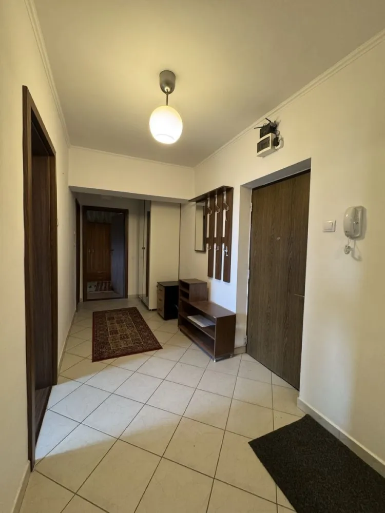 BRASADAS închiriază ap 2 cam PET FRIENDLY Bd Libertății. - Agenția imobiliara BRASADAS închiriază apartament cu 2 camere in întregime mobilat Bd. Libertății cu vedere larga spre parcul Izvor.
1 dormitor, 1 living, 1 hol larg , baie cu cadă., bucatarie. Decomandat . 
Aer conditionat in living. 
Etaj 5. 
Minim 1 an . 
Electricitate, internet, întreținere separat lunar plătite de cel care închiriază. 1 luna chirie , 2 luni garanție. 
Se poate inchiria din 1 septembrie 2025 pe baza de contract minim 1 an .