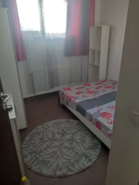 Închiriez apartament 2 camere ,Str Tineretului