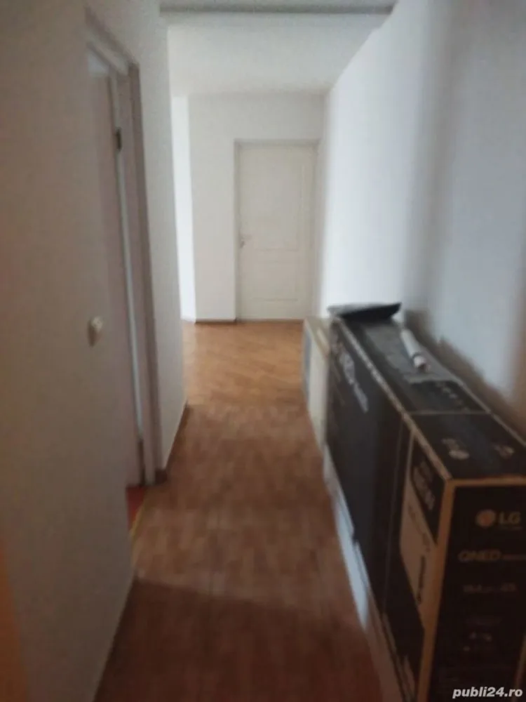 BRASADAS vinde ap 2 cam etaj 2/3 zona CENTRALA. - Agenția imobiliara BRASADAS vinde apartament central , nou ,niciodata locuit ,situat in zona străzii Paris ,Piața Mică, izolat , la etaj 2 din P+3+M , două apartamente palier, curte interioară și parcare , compus din hol , baie cu geam , bucătărie închisă, living și dormitor spațios ambele cu ieșire la terasă, suprafața utilă 70 M2 , la care se adaugă la subsol spatiu de depozitare 10mp.
Pentru mai multe oferte accesați www.brasadas.com.