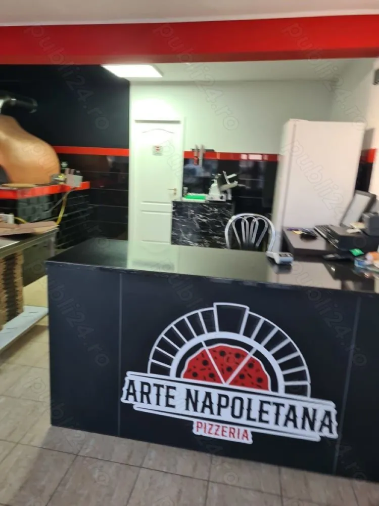 BRASADAS vinde Pizzerie in Popesti Leordeni. - Agenția imobiliara BRASADAS vinde pizzerie delivery in Popești-Leordeni
Afacerea este rentabila avand clientela formata. 
Se vinde complect utilata ca in poze. Spatiul este format din zona de servire unde gasim cuptor mare pe gaz, masa cu vitrina refrigerata 250 cm, feliator profesional, malaxor profesional 22 L doua viteze,vitrina bauturi, frigider, aer conditionat, mese inox etc. Doua locuri la masa in interior pentru clienti. In spatele zonei de servire avem spatiul de depozitare si toaleta. Total 40 mp spatiu la interior..In fata spatiului avem o terasa si loc de parcare privat exact langa pizzerie. Chiria spatiului este foarte mica de 600 euro lunar. Contractul de chirie se preda pe timp de 4 ani. Pretul pentru afacere este doar 14.900 euro.

Pentru mai multe oferte accesați www.brasadas.com