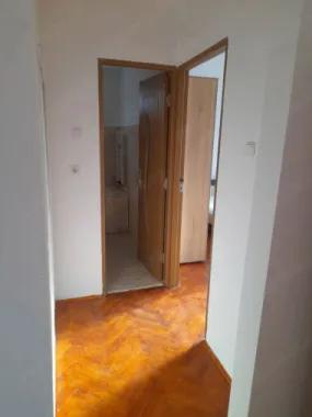 Ag BRASADAS vinde apt 2 cam etaj 3/4 in Micro 16.