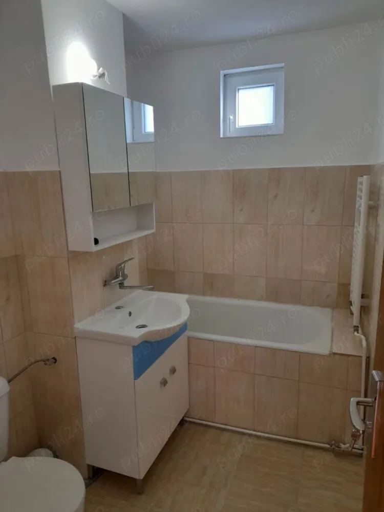 Ag BRASADAS vinde apt 2 cam etaj 3/4 in Micro 16. - Agenția BRASADAS vinde apartament cu 2 camere în micro 16 pe strada Zenit (partea cu scoala) la etajul 3.
Apartamentul a fost renovat în totalitate în anul 2024. 
Instalație electrica și gaz noua, gresie, faianță, instalație sanitare noi, termopane cu plasa de țânțari noi, usi interior noi, ușa metalica noua.
Scara curata și închisă.
www.brasadas.com.