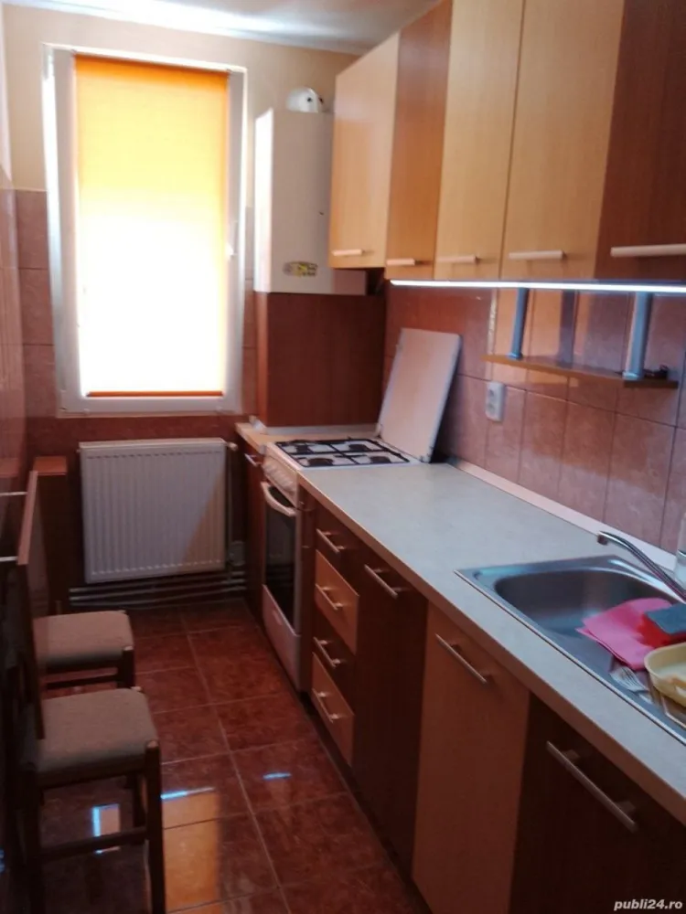 BRASADAS vinde ap 2 cam Carpați 1 etaj.4/4.