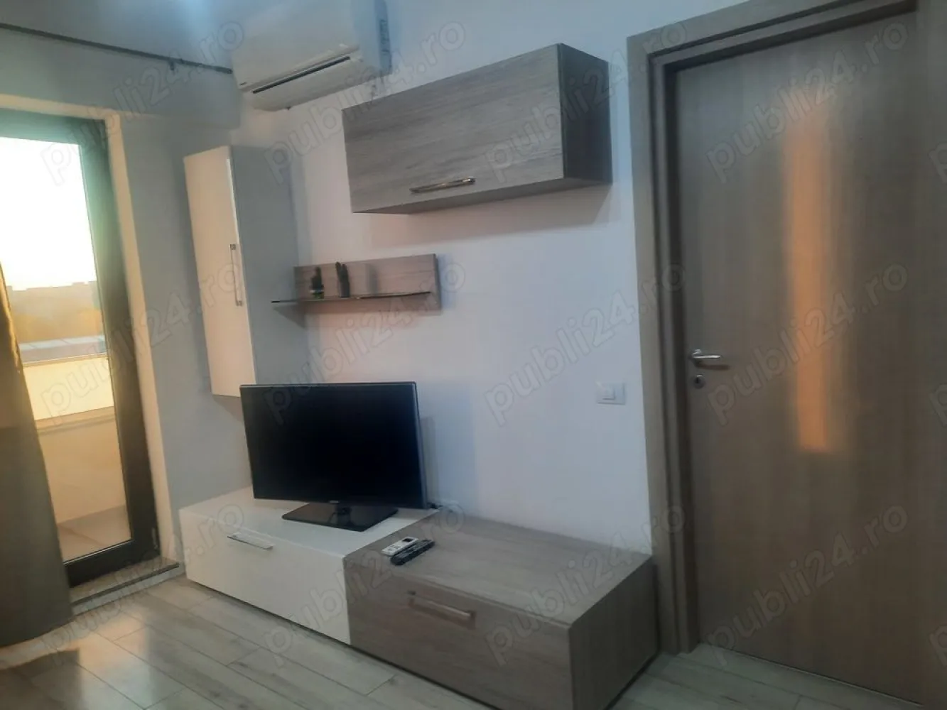 Novum de inchiriat - Inchiriez două camere Novum, Politehnica, 40m 
Nou, centrală proprie, et 7 din 10.
Liniste, privirea spre parc.