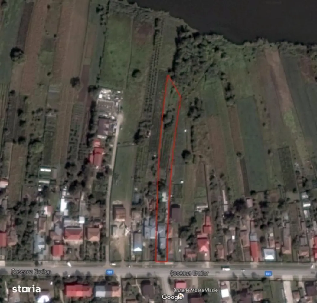 Proprietar - Casa Moara Vlasiei - Teren 1750mp - De vanzare Casa situata In localitatea Moara Vasiei cu iesire la Sos. Eroilor, avand acces la toate utilitatile: gaz, apa, canalizare.
Proprietatea este compusa din:
Casa: 145mp utili + pod
Subsol: 10mp
Parter: 95mp - Living, dormitor, 2 bai, dining, bucatarie, camara
Mansarda: 40mp - doua dormitoare
Pod: 45mp ( spatiu de depozitare)
Teren: 1750 mp
Curtea dispune de: Terasa Acoperita, doua anexe de depozitare de aprox 20mp, gradina, livada, vita de vie, vedere spre lac si padure.
Acces facil catre Autostrada A3 ( aprox 3 min)