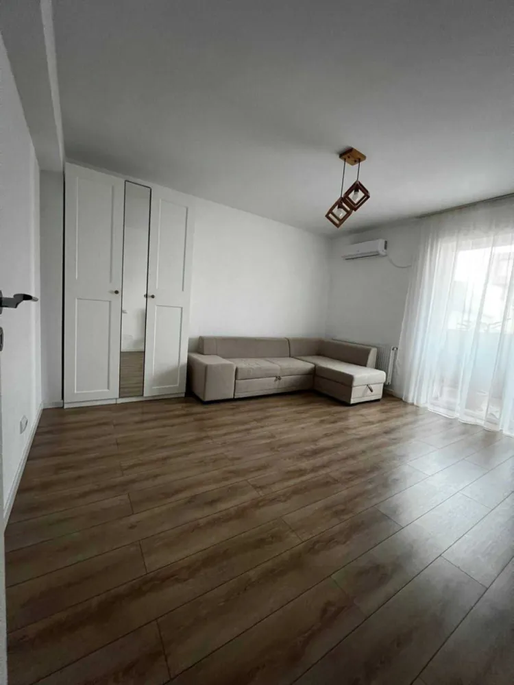 Apartament 2 camere, proprietar, 10 minute metrou Dimitrie Leonida - Proprietar, inchiriez apartament ce se afla la etajul 3/ 3 intr-un bloc finalizat in anul 2020 situat la 10 minute de mers pe jos de metroul Dimitrie Leonida

Apartamentul dispune de 2 camere plus balcon deschis 8 mp cu acces din bucatarie si living si loc de parcare.

Apartamentul este complet mobilat si utilat ( AC, Centrala proprie, cuptor electric, frigider, masina de spalat).

Pretul include locul de parcare privat.

In imediata apropiere se afla centru comercial La Strada, restaurante, cafenele, Profi, iar la doi pasi de bloc se gaseste magazinul “La doi pasi”.