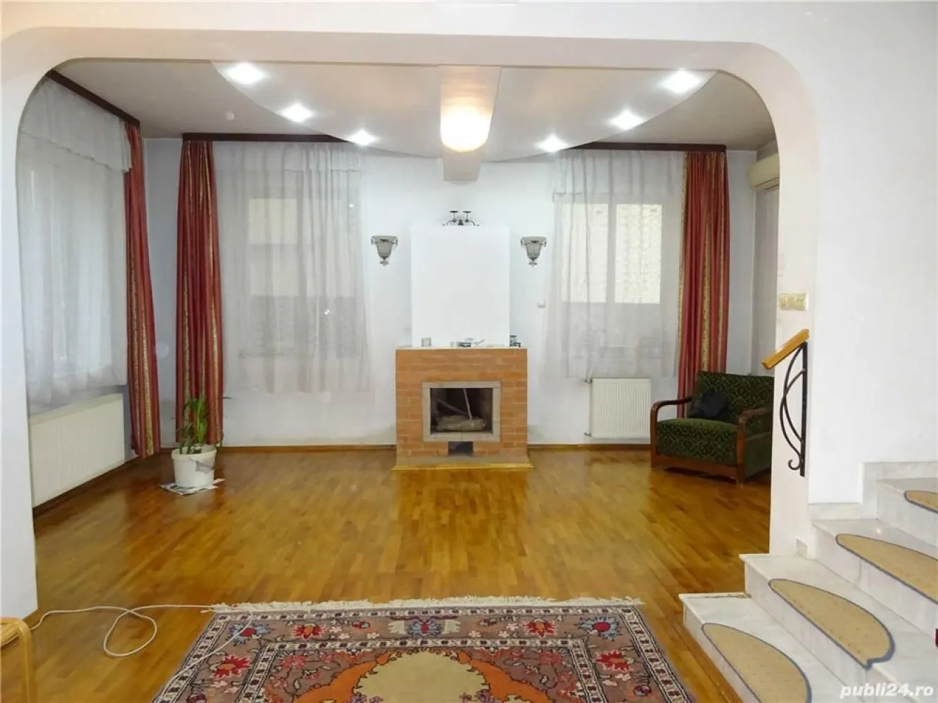 Vila 7 camere 285.000 euro, negociabil - PROPRIETAR ofer spre vanzare, vila 7 camere, zona parc Humulesti: S+P+1E+M, constructie 2004, Su = 249,7 mp, Sc = 315 mp, Steren = 292 mp.
Zidarie caramida de 47 cm. Gresie, faianta, parchet masiv stejar usi interioare stejar masiv . Ferestre termopan Veka. Centrala Termica 35 KW. Usa metalica cu luminator MACO unicat. Invelitoare acoperis tigla metalica Bilka. Scara etaj si glafuri interioare marmura. Scara mansarda: structura metalica imbracta in lemn stejar. Aer conditionat in sufragerie si birou mansarda. Tel: 
Comision 0%
Pret 285.000 euro