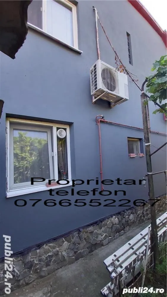 Casă de vânzare,P+1 ,Cartier Antiaeriana - VA ROG SUNATI DOAR DUPA ORA 16

Cei ce doresc vizionarea unui filmulet cu prezentarea imobilului cat si releveu ,le gasiti pe Storia.

 Recomandat pentru:
- Persoane care cauta o constructie solida si doar un minim necesar legat de curte, dar suficient pentru o cafea pe terasa si un eventual gratar + o masina de clasa mica;
- Sau pentru firme cu diverse activitati de birou, fiind plasata foarte aproape de centrul Bucurestiului si avand un spatiu suficient de mare la parter pentru orice impartire de tip office sala de asteptare + etaj pentru 2 birouri si podul destul de mare pentru depozitare

Casa are 3 camere 103 mp utili, teren 112mp ,aprenta 65mp,curte libera 50mp se vede in poze, Casa a fost construita in anul 2003, in regie proprie, pentru folosinta proprie, nu pentru vanzare, fiind respectate toate normele in vigoare si fiind folosite doar materiale de calitate. 
 Clasa energetica B dupa noile standarde si clasa A dupa vechile standarde 

 

Despre constructie: BCA pe structura de beton armat, fundatie solida izolata cu polistirien extrudat, structura izolata cu polistiren grafitat,acoperis cu tabla dublu falțuită FIGO HIGHLINE 40 de ani montata 2022 , geamuri termopan Salamander,Casa este izolata cu polistiren de 10 cm si vata bazaltica de 10 cm, parter plus etaj , cu placa de beton peste parter, autorizatie de constructie 2003.La parter gasim living,hol,baie,bucatarie open space,la etaj gasim un hol cu casa scarii si doua dormitoare ,la etaj nu este baie sau wc, , toate utilitatile,centrala, pod mare pentru depozitare (50mp)cu scara pliabila, amenajari interioare se observa in poze, Gaze ,,instalatie cupru,internet cablu,doua aparate de aer conditionat , canalizare ,apa,suprafata totala a terenului 112mp..Casa se afla pe una din strazile adiacente strazii Antiaeriana ,la 700 m de piata 13 Septembrie ,fata in fata cu vilele armatei cartier Brava.Casa se afla pe una din strazile adiacente strazii Antiaeriana ,la 700 m de piata 13 Septembrie ,fata in fata cu vilele armatei cartier Brava. .Doua locuri de parcare, unu in curte si unu la strada! Renovata august 2022,instalatie elctrica si sanitara, centrala noua Vaillant 28 kw14.04 .2024 garantie 7 ani cu Termostat de ambient pentru centrala, wireless - instalatie electrica si sanitara noua.
2 Aer conditionat 1200 BTU Nordstar .
Intrerupatoare smart wi-fi cu touchscreen (Sonoff).
Geamuri termopan dotate cu plase de siguranta speciale pentru pisici.La 150 m se afla statia Stb Troleu 96 si autobuze iar in capatul strazii la 300m in Margeanului statie stb 226 139, Mega Image si Profi la o strada distanta.In apropiere de scoli , gradinite si trei licee(Ion Barbu ,Odobleja si Dimitrie Bolintineanu.Patru statii de troleu pana la statia de metrou Academia Militara tonson Drumul Taberei! Vecini prietenosi ! .Pretabil sediu firma,investitie, inchiriere,cabinete medicale,stomatologie,cat si rezidential .În proximitate se află Complexul Comercial Vulcan, Carrefour, Kaufland, Lidl, Penny, Prosper Plaza, Mall Afi Cotroceni, Liberty Mall, Cora Alexandriei, etc. Rog Seriozitate!.Vizionarea se stabileste telefonic la o data de comun acord . Va rog sa cititi cu atentie anuntul, casa are exact cate camere sunt enuntate mai sus. Ideala pentru o familie ,sediu firma,cabinet medical,stomatologie

 Raspund la telefon dupa ora 16 inclusiv in week-end !

 .Raspund la telefon dupa ora 16 inclusiv in week-end ! 
 
 
Raspund whatsapp mesaj

La plata cash(transfer bancar)pretul este de 169500 euro
Casa se vinde partial mobilata si eventual putem discuta de Bucatarie Dormitoare dupa caz

vizionare filmare imobil: