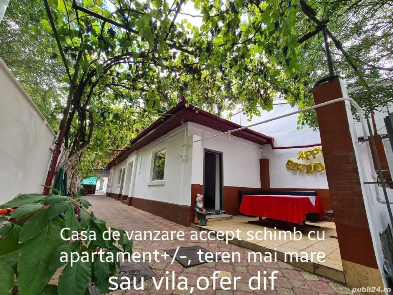 Casa de vanzare sau inchiriat zona 1 Mai (Piata Chibrit ) - Proprietar vând casa sau inchiriez
Accept schimb apartament,teren mai mare,vila, ofer diferenta

Proiect cu autorizație în curs de obținere pentru 2 locuințe individuale P+2 ,ambele cu curte proprie .

Teren 300 mp 
Toate utilitățile 

Sunt 4 dormitoare + living + 2 bai,bucatarie,pivnița mare cat cuprinde baia și bucataria , doua terase fata/spate