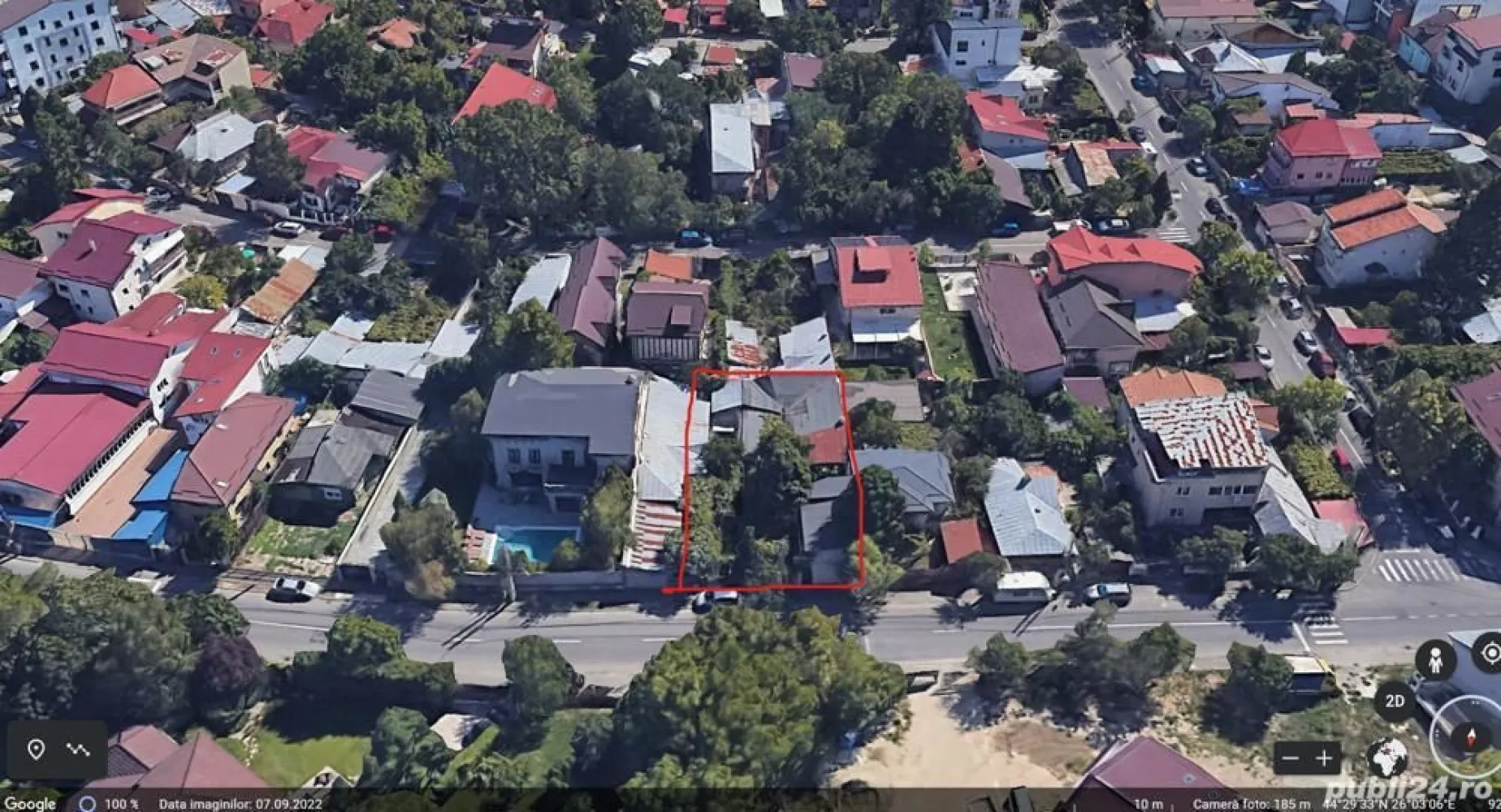 Vand casă cu teren. - URGENT !!!
Vând casă cu teren de 345 mp ,pe Stada Neajlovului ,Nr 66 ,Sect 1 Bucureşti, PROPRIETAR, deschiderea imobilului 
 față( Stradal) lățime 11,81mp ,spate 11,27mp, lungime 29,68 mp .Locuință în formă de U,casa are 4 camere,2 bai ,un Grup Sanitar şi o constructie de casă Garaj cu etaj neterminat.
 C1+C2+C3 Hol-12,6 mp ,1) Cameră-15,8 mp, 2) Cameră-18 mp, 3) Cameră-14,5 mp, 1) Baie 6,1 mp, Bucătărie -13 mp; 4) Cameră-10,7 mp, 2) Baie-4,2 mp, Grup Sanitar-2,2mp .
 C4 O construcție de casă cu etaj Garaj Suprafața - 48 mp.Neterminată
Utilitati = gaze ,curent ,canalizare,tv și internet .Cadastru și Intabulare la zi.
 Pret pe mp 609 E . NEGOCIABIL
