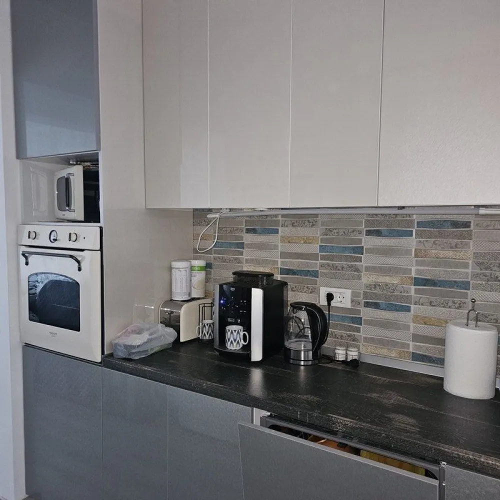Sector 3, Bucuresti - vila Ozana-Th. Pallady, P+1+pod, la cheie,

Vila P+1+pod, 4 camere, 3 bai, living cu bucatarie open space, terasa, 2 locuri de parcare in fata casei. Incalzire in pardoseala, aer conditionat. Se vinde utilata si mobilata complet. Acces la 2 strazi, prin porti automate. Nu ofer exclusivitate la o anume agentie imobiliara