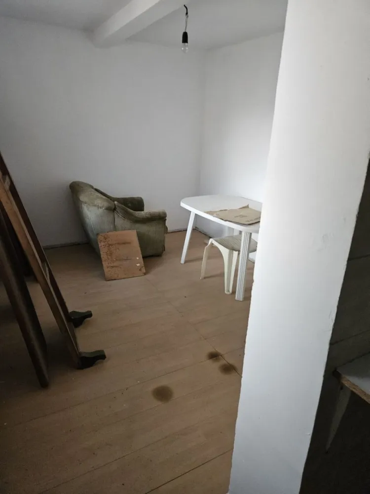 Vila S+P+E+M langa hotel Marriott - Intre hotel Marriott si piata Cosbuc
Str. Cenad
Proprietar
NU colaborez cu agentii, agenti, consultanti, site uri imobiliare
Singur in curte
110mp amprenta casei( aprox 250mp suprafata utila)
12 incaperi
Racordata la toate utilitatile
Acte clare Vanzare -Cumparare 2007
Constructie 1940
Teren 207 proprietate
Locuri parcare in curte 2 
Nu are probleme de structura
Pret.usor discutabil
Accept credit , daca este pre-aprobat.
Va rog fara mesaje ai fara schimburi.