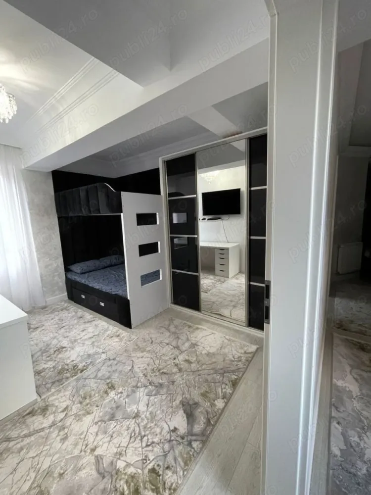 Casă 3 camere 2 băi și curte 75 mp finisată și mobilată lux - Proprietar Am un ap de 80 mp utili cu 3 camere și 2 băi plus curte de 75 mp . Am pus casa pentru ca am intrare separat și curte proprie iar blocul este de 3 etaje . Ap se vinde finisat și mobilat la cheie .
Rog și ofer seriozitate , pentru detali sunați !