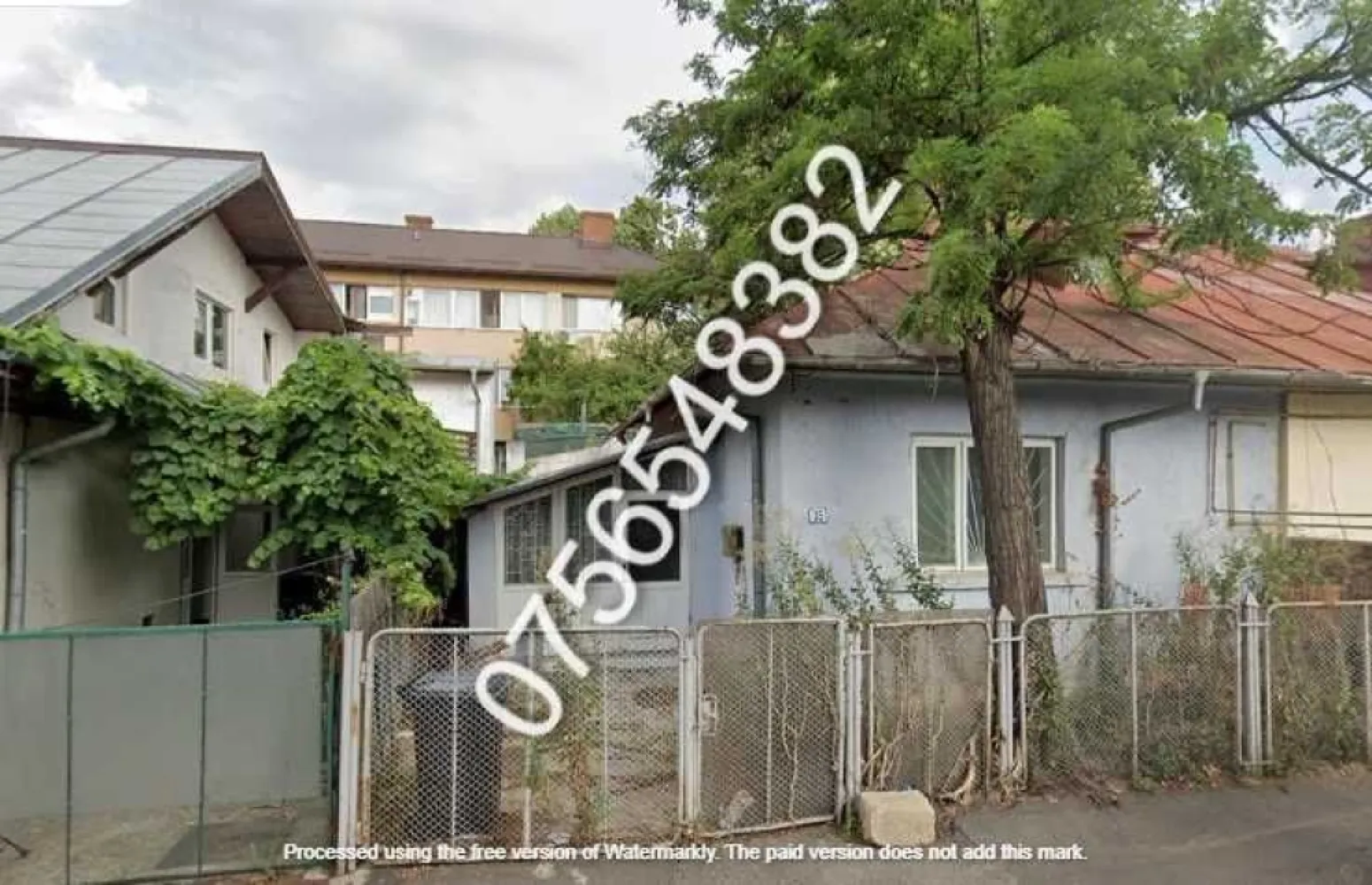 Casa de vanzare Sector 1 - Casa este construita in 1950 si are doua camere, o bucatarie si o baie, cu o suprafata totala de 70 de metri patrati si teren de 119 metri patrati. Este construita din caramida si include si un beci. Casa este localizata în zona Grivita - Domenii, cu acces la metrou Grivita.
In pretul casei intra si un proiect de consolidare/mansardare cu toate studiile de specialitate efectuate.