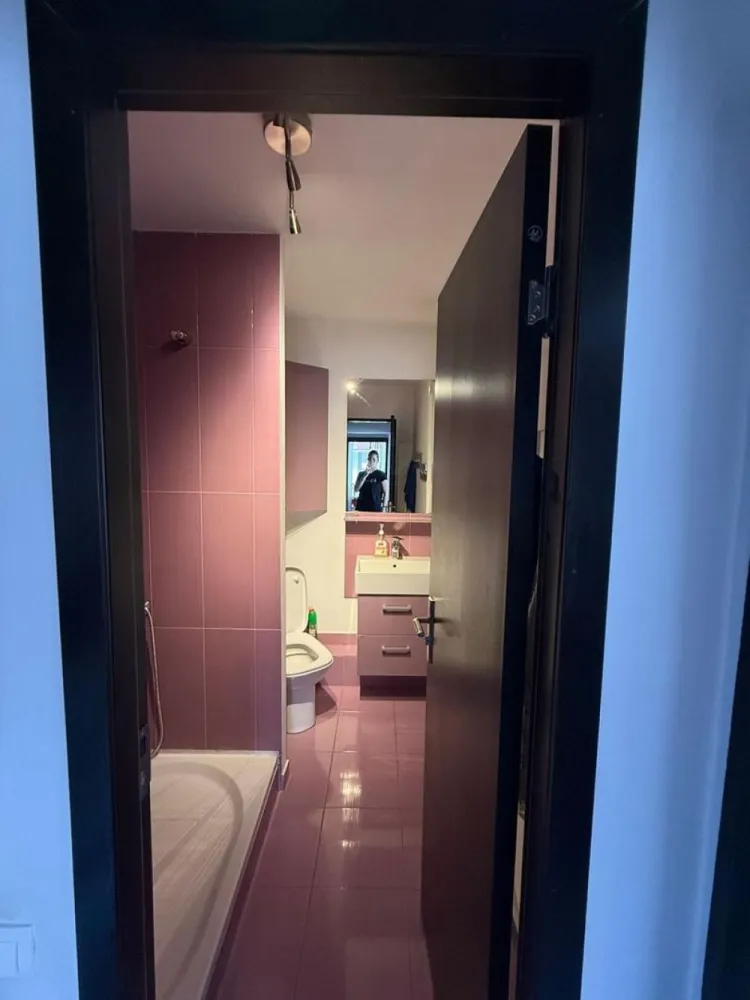 Apartament 4 camera Crangasi - Suprafata totala 86,4 mp

Etaj 6/8 

Semidecomandat

1 logie si 1 balcon

Bloc din 1985 din placi de beton 

2 lifturi

Boxa subsol

Loc parcare ADP

7 min pana la Metrou Crangasi

5 min pana la Piata Crangasi

1 min pana la tranvai 41

Zona foarte linistita, fara zgomotul marilor bulevarde

Se vinde complet mobilat si utilat

Racordat Termoenergetica (cu posibilitate montare centrala termica de apartament si/sau boiler)

1 unitate A/C in sufragerie