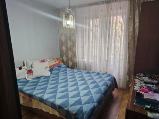 Vând apartament 3 camere
