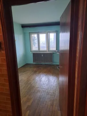 Vand apartament 4 camere