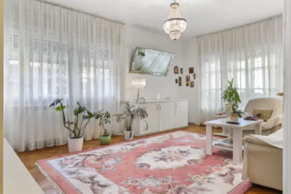Vând apartament lux