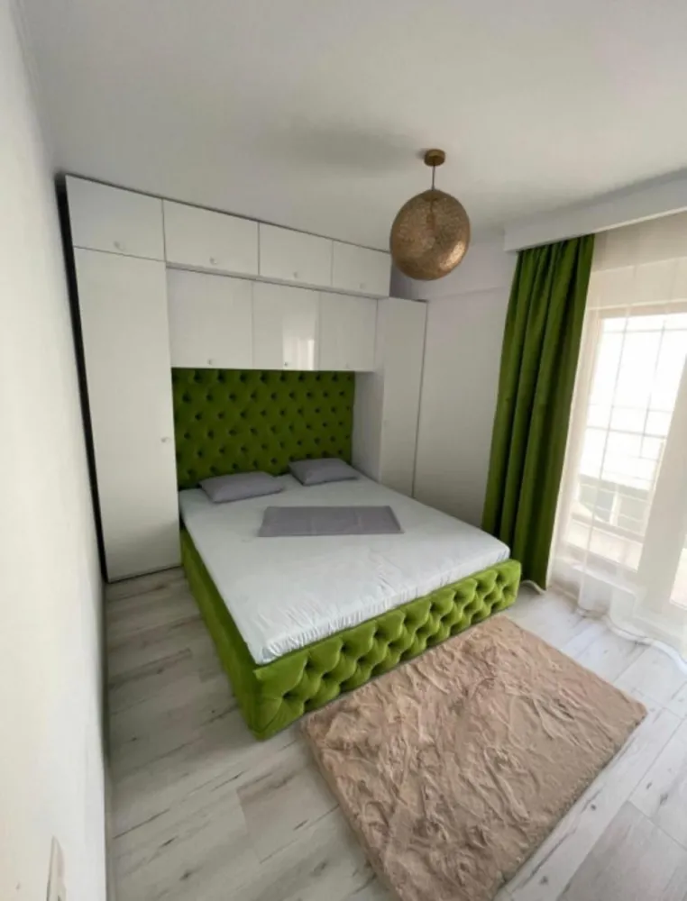 Apartament 2 cam. de vanzare 61mp + terasa 15 mp la 30 m de plaja - Mamaia Nord - Agentia Europa doreste sa va propuna catre vanzare un superb apartament de 2 camere cu o supafata utila totala de 76 mp dintre care reiese o terasa spatioasa de 16 mp . 
Apartamentul este compus din living + bucatarie open space , dormitor , baie si terasa spatioasa , si este situat la doar 30 m de plaja . Mai dispune si de centrala proprie si este mobilat cochet . Situat la etajul 5/5 intr-o constructie finalizata in anul 2019 . 
Disponibil imediat !