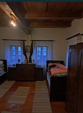 Casa in sat Ghirisa