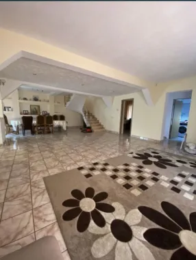 Casa de vanzare in zona Closca(liceul german)