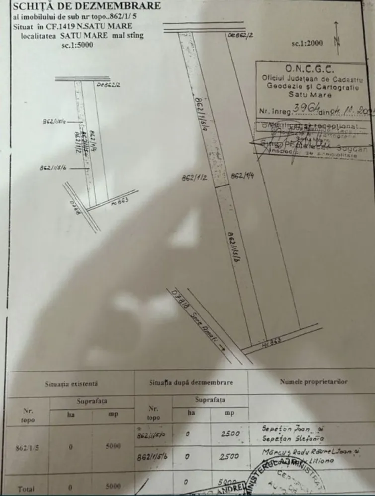 Vand/Schimb Teren Strada Amatului - Terenul este pe strada Amațului Loc.Satu Mare
Momentan sunt plecat informații 
Sau schimb cu apartament 
Tel.+43 660 3290979