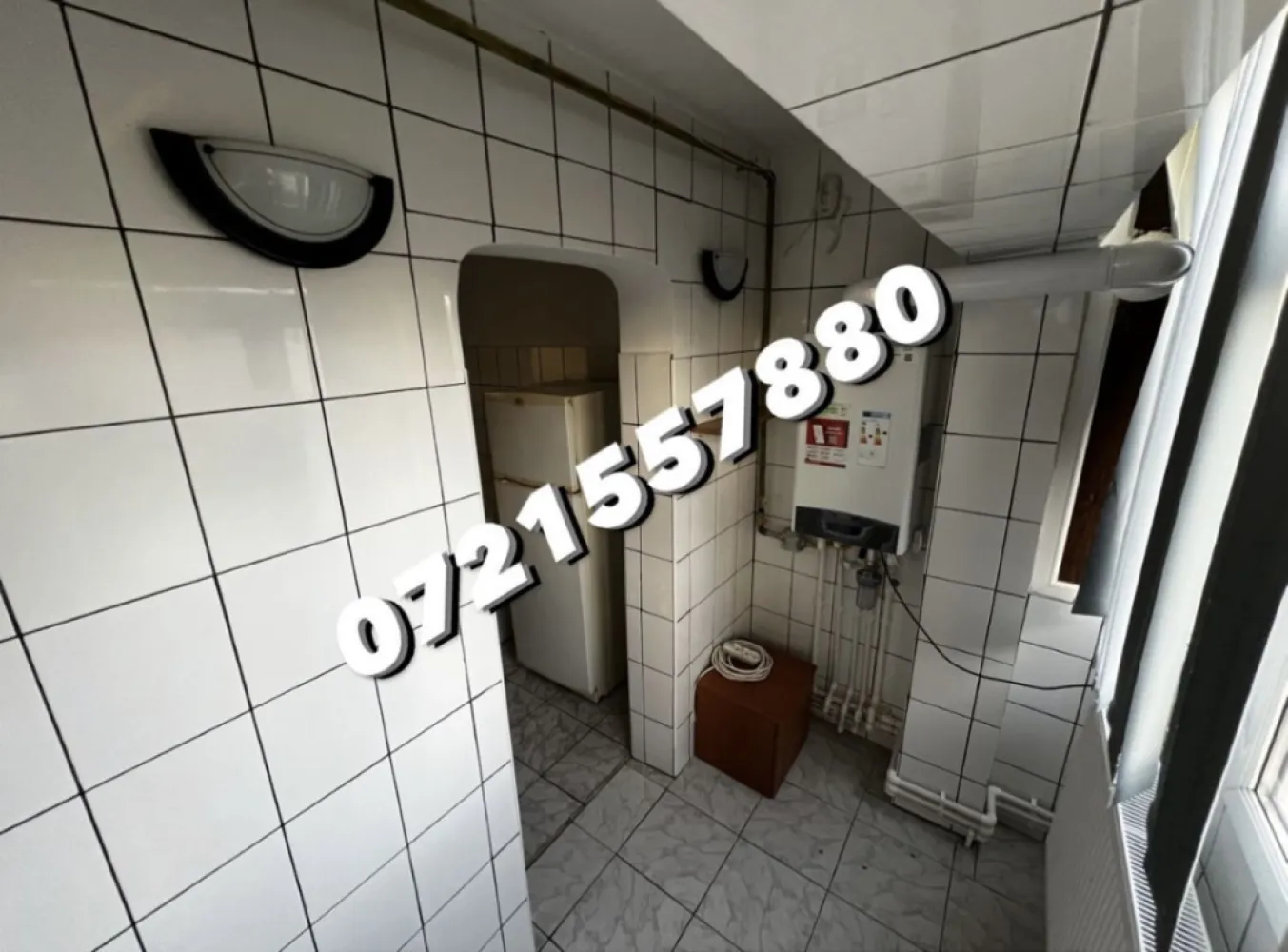 De vanzare apartament 3 camere - Ofer spre vânzare apartament 3 camere decomandat, suprafață utilă 59mp situat în zona Eden. Apartamentul se află la etajul 2/4. 
Încălzirea este pe gaz cu centrală proprie. 
Mai multe detalii pot oferii la numărul de telefon afișat. Se pot oferii și mai multe poze pe whatsApp