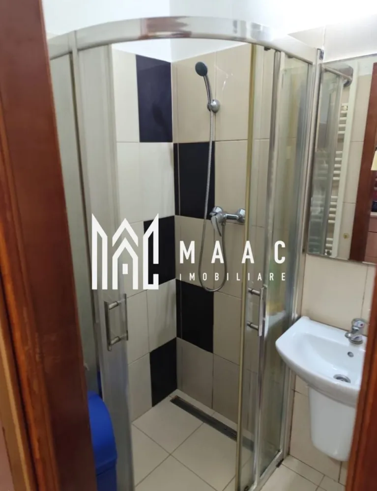 Garsonieră | Parter | Mobilată și utilată | Terezian - Maac Imobiliare prezintă spre vânzare o garsonieră situată la parter, cu o suprafață utilă de 22 mp, ideală pentru locuit sau investiție.

Garsoniera este compartimentată practic în hol, bucătărie, baie și dormitor și se vinde complet mobilată și utilată.

Imobilul dispune de tâmplărie termopan, parchet și centrală termică proprie.
Baia este finisată cu gresie și faianță și este dotată cu cabină de duș, iar bucătăria este mobilată și utilată.

Proprietatea este potrivită pentru închiriere, existând posibilitatea de preluare a chiriașului.

Pentru mai multe informații și programarea unei vizionări, vă rugăm să menționați ID anunț: CP2869345.